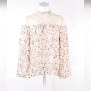 NWT Moon River Floral Lace Pleated Top